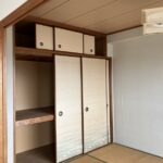 before：リビング横の和室。襖も色褪せています。